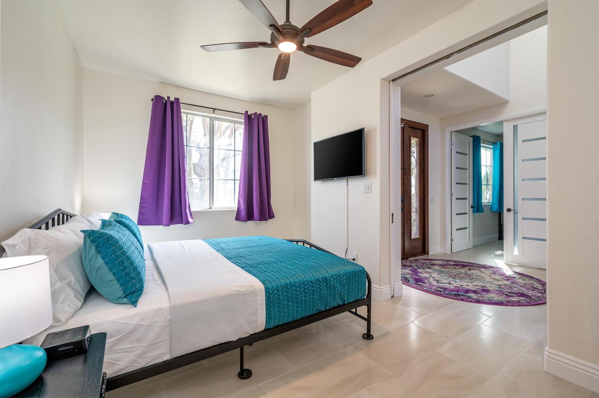 Ferienhaus Coachella Play - 6br Multi-gen Fun Zone And Retreat With Free Heated Pool *